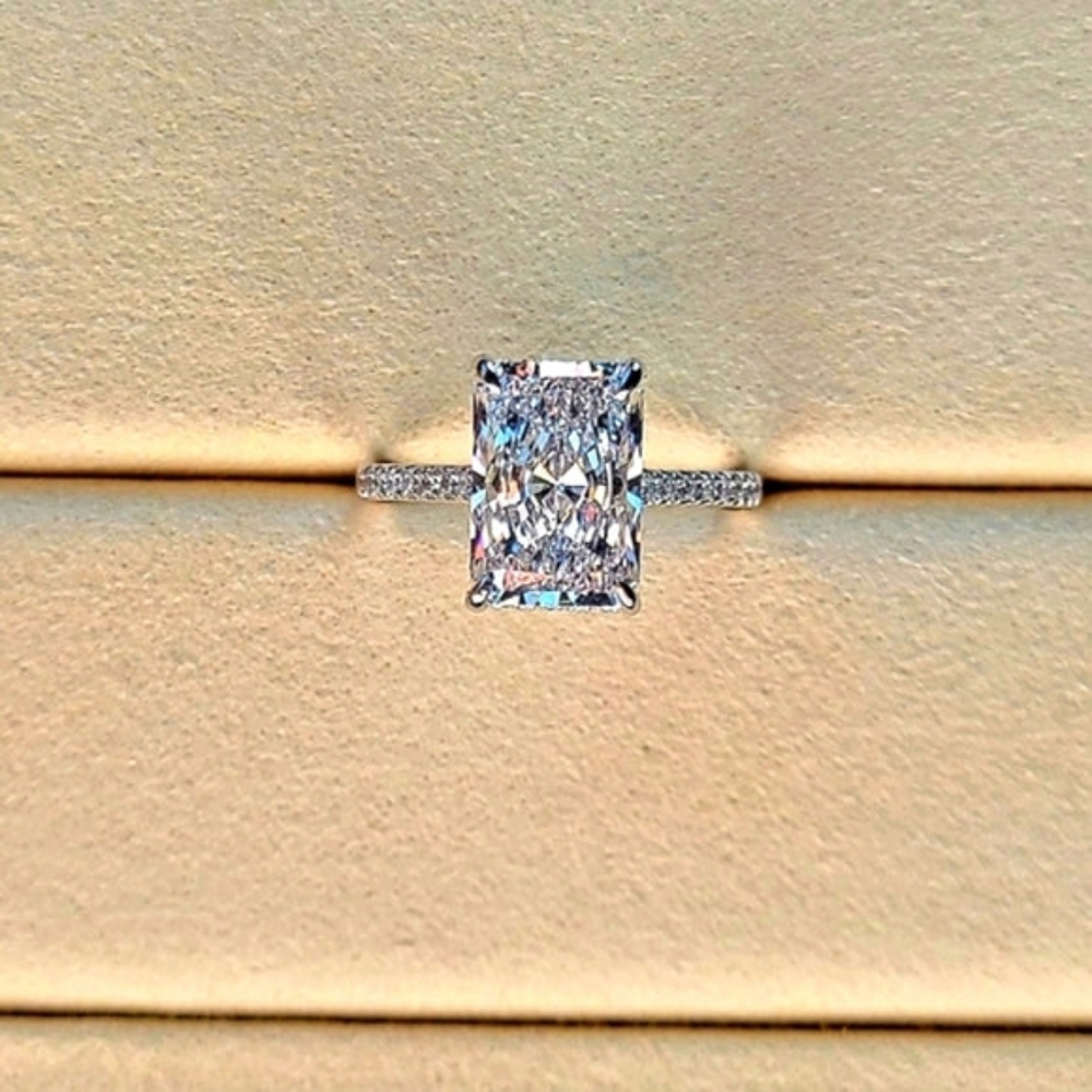 Solid 18k gold 3.8ct F VS1 lab radiant diamond ring with side lab diamond
